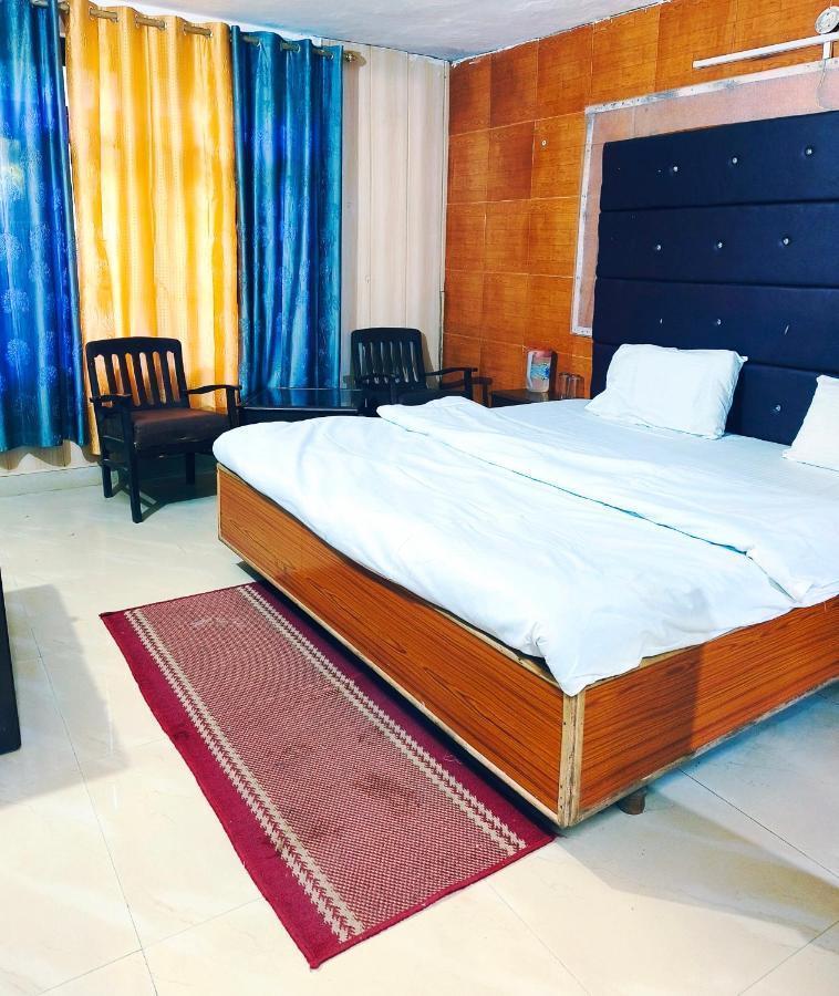 Hotel Holiday Dalhousie - Near Ghandhi Chowk Mall Road מראה חיצוני תמונה